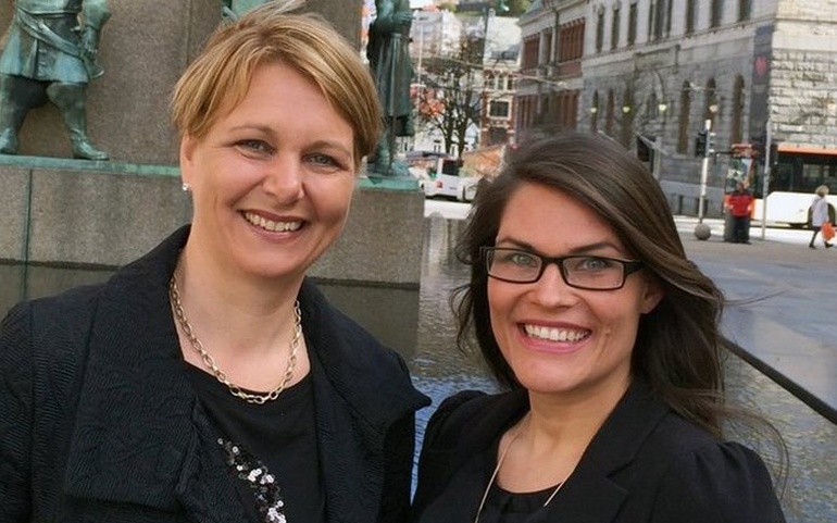 Kari Hjellum (t.v.) og Maria Wåde-Engelsen (689 x 470) - © Petter Dahle/NAPHA Kari Hjellum (t.v.) og Maria Wåde-Engelsen